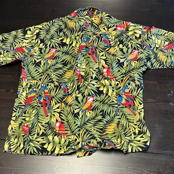 Vibrant Parrot Print Men's Casual Shirt - Picture 2 of 2